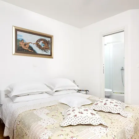 Apartment Esmeralda *